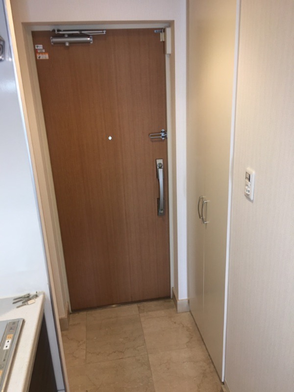 玄関　反転別部屋参考写真
