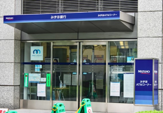 銀行　みずほ銀行豊洲支店（銀行）まで932m