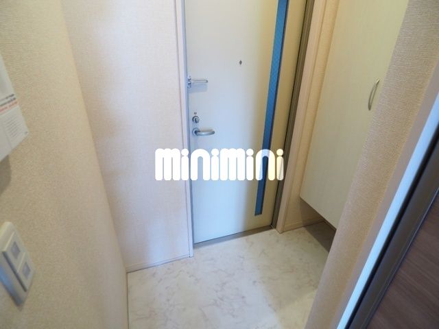 玄関　※別部屋参考写真