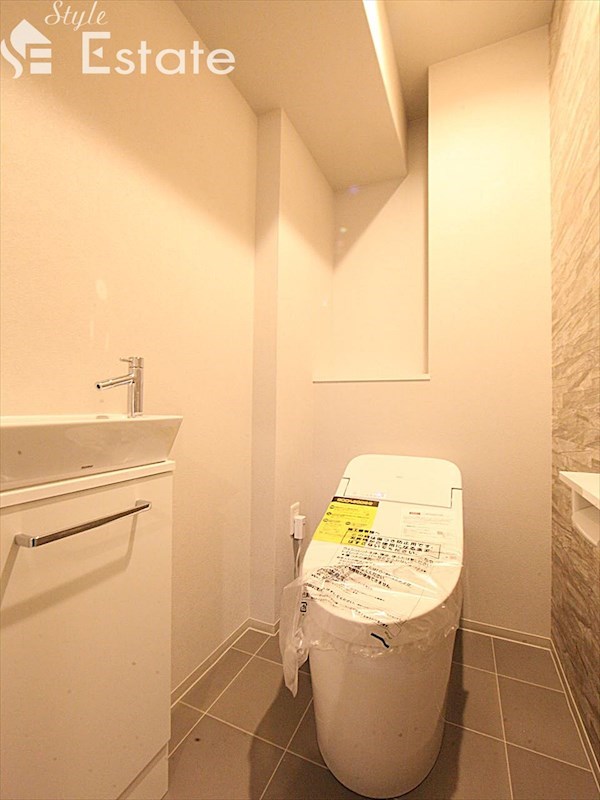 地下鉄名城線 久屋大通駅 徒歩4分 14階建 築3年のトイレ写真