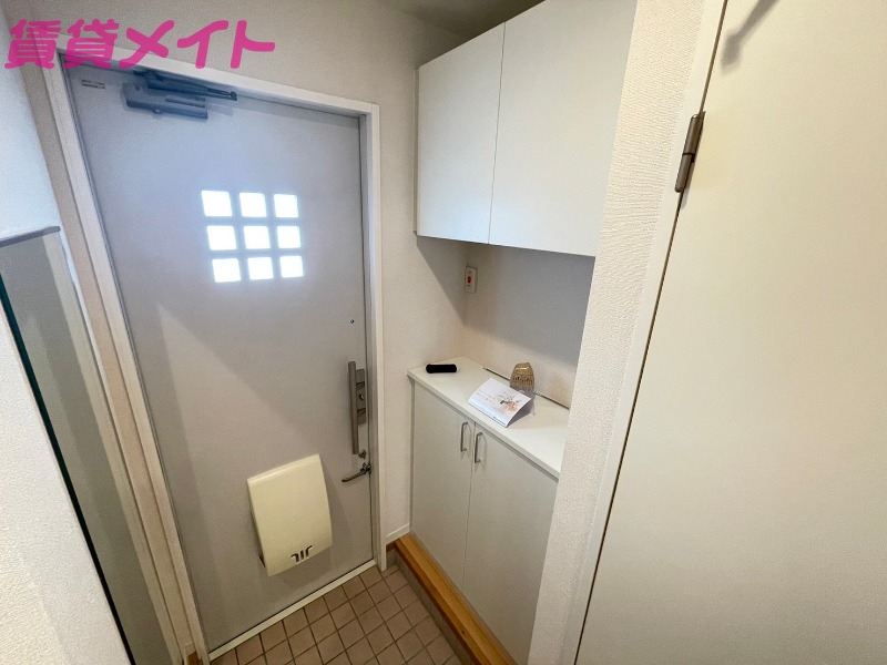 玄関　同タイプ別部屋写真