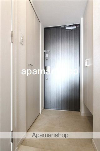 地下鉄御堂筋線 なんば駅 徒歩10分 15階建 築6年の玄関写真