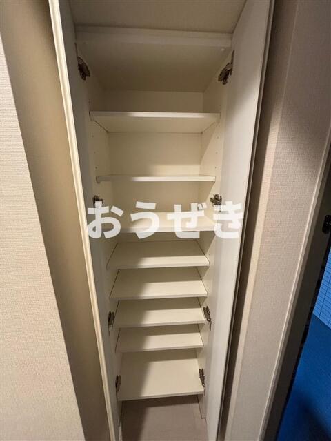 玄関　? ※同仕様参考写真