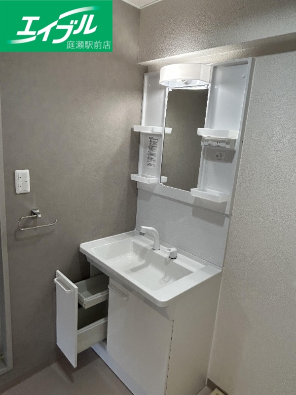 洗面設備　別のお部屋の写真です。実際とは異なります。