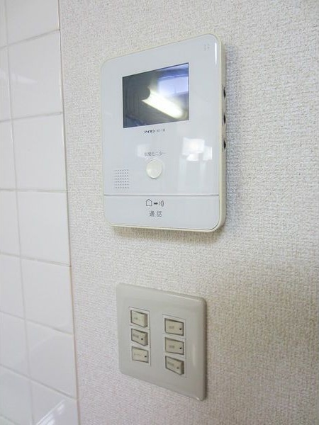 セキュリティ　来客の顔が見えて安心！TVモニターホン付きです♪