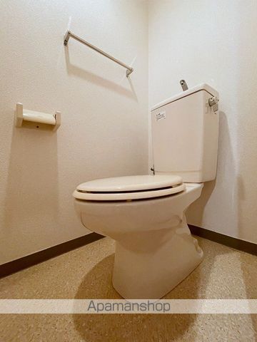 西鉄天神大牟田線 大橋駅 徒歩4分 8階建 築26年のトイレ写真