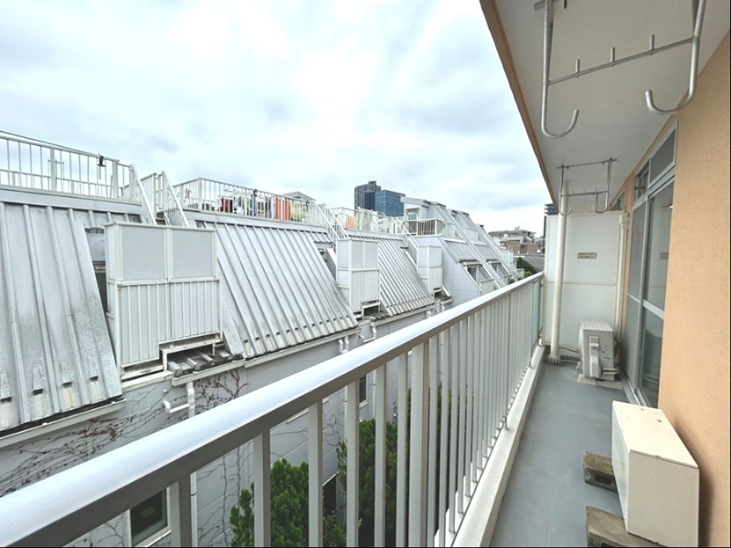 ＪＲ中央線 中野駅 徒歩10分 3階建 築44年の内装写真