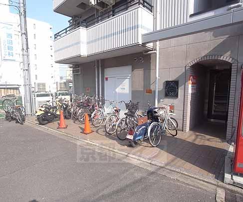 エリーフラッツ西京極の外観写真