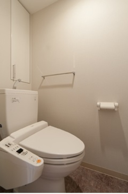 トイレ　※写真は同タイプ住戸です。