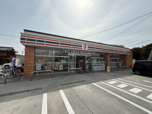 コンビニ　セブンイレブン四日市北浜田町店（コンビニ）まで68m