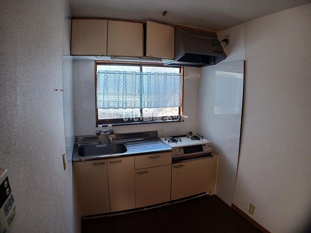 名張市柳原町戸建貸家のキッチン写真
