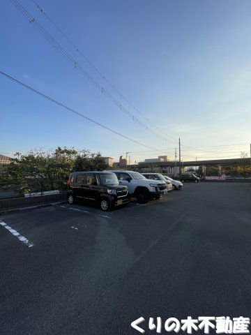 駐車場　駐車場に車を止められます