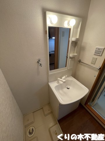 洗面設備　同タイプのお部屋です（現況を優先します）