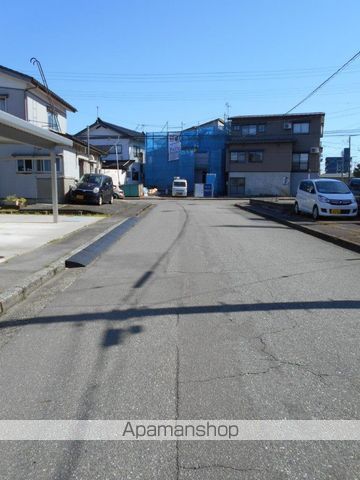 その他　前面道路（その他）まで0m