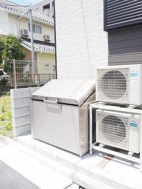 その他共有部分　ゴミ置き場も敷地内にございます。