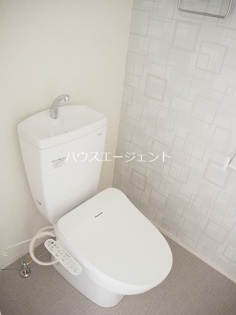 トイレ　トイレはシャワールームと別で使いやすいです。※参考画像