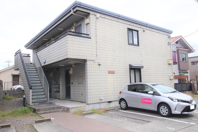 建物外観　☆ペット可（小型犬もしくは猫１匹まで）　２階建て　軽量鉄骨造