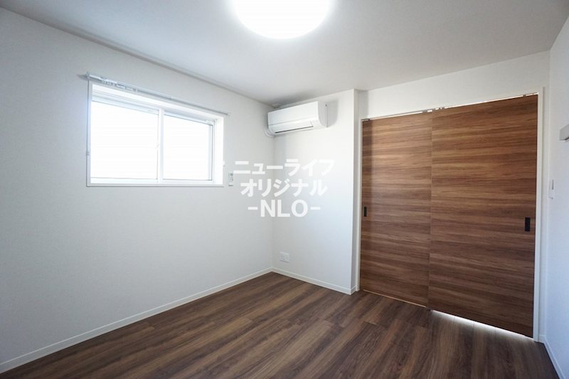 その他部屋・スペース　洋室6.5帖　落ち着いた雰囲気の居室で寝室にも適しています☆