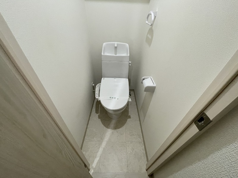 ＪＲ大阪環状線 玉造駅 徒歩8分 11階建 築4年のトイレ写真
