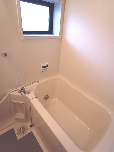 バス・シャワールーム　追い焚きも付いていつもポカポカお風呂です。