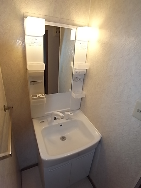 洗面設備　独立型洗面台でゆっくり歯磨きタイム♪