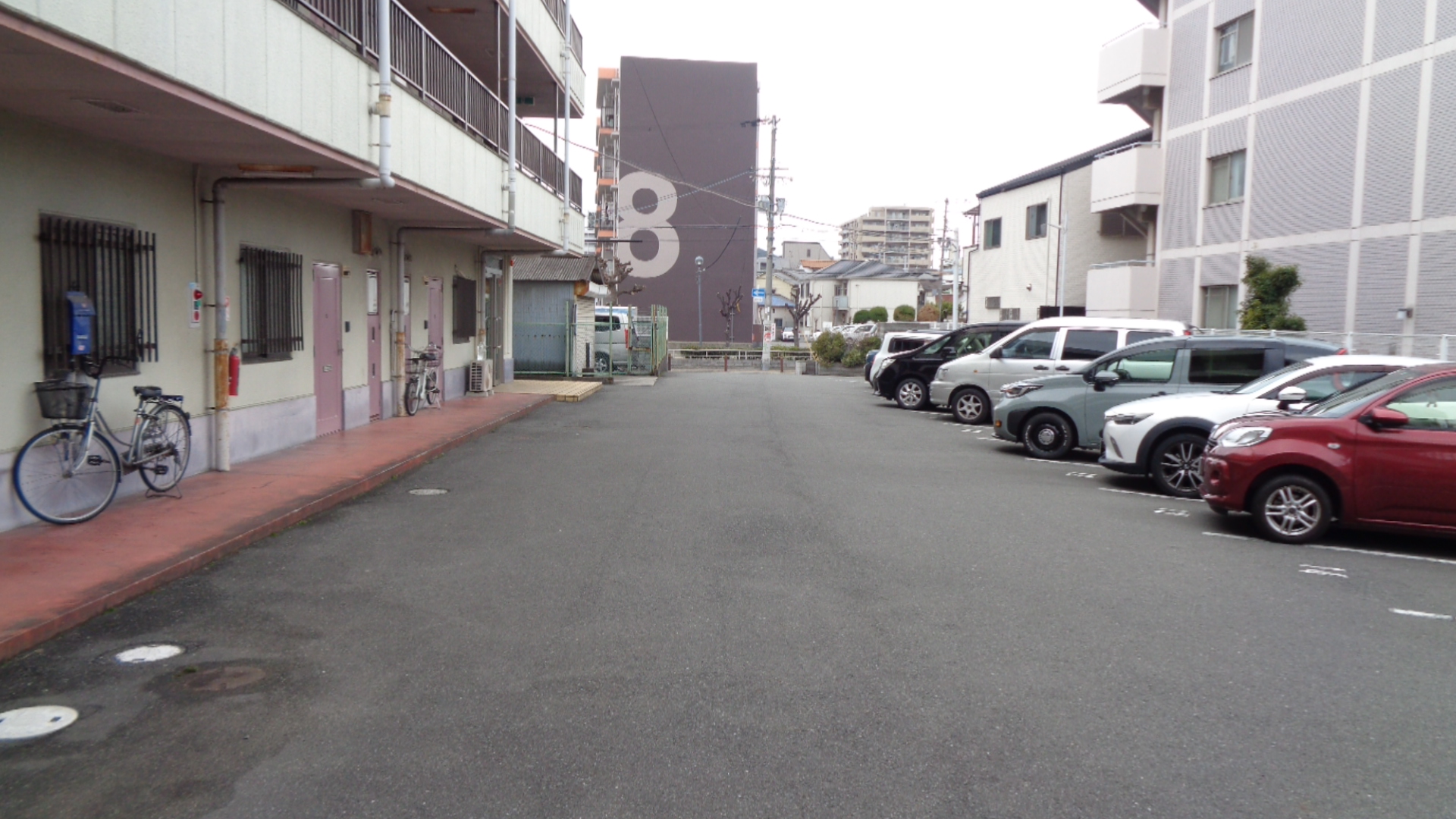 【大阪市平野区喜連のマンションの駐車場】