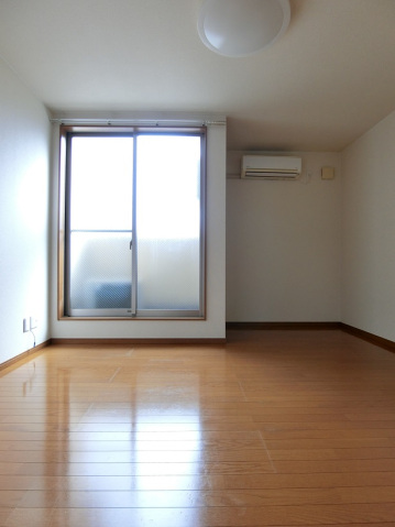 フォンターナ大宮の居間写真