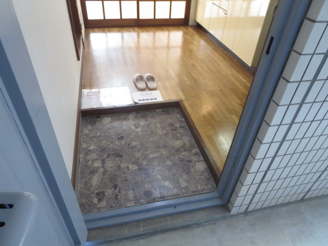 阪急京都線 西向日駅 徒歩8分 2階建 築38年の玄関写真