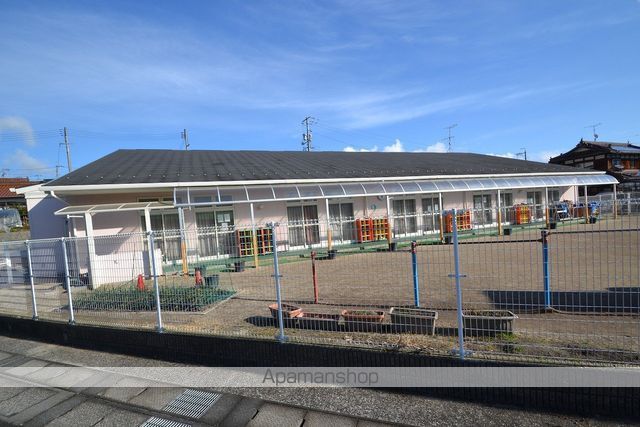 幼稚園・保育園　あい保育園西条中央（幼稚園・保育園）まで324m