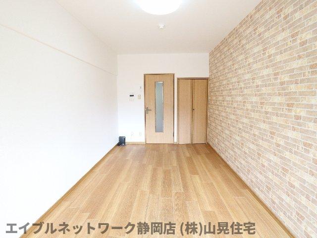 居室・リビング　使いやすい居間です