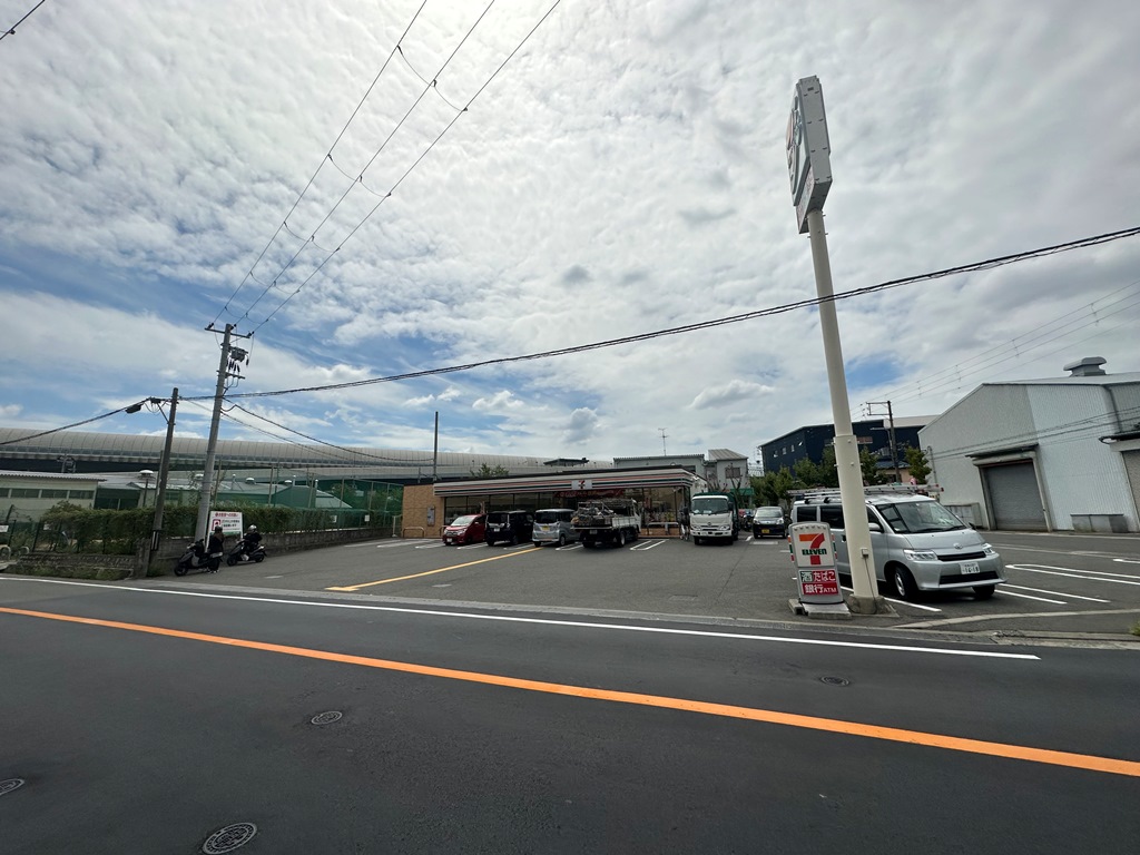 コンビニ　セブンイレブン寝屋川中神田町店（コンビニ）まで397m