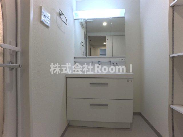 洗面設備　広い洗面スペース