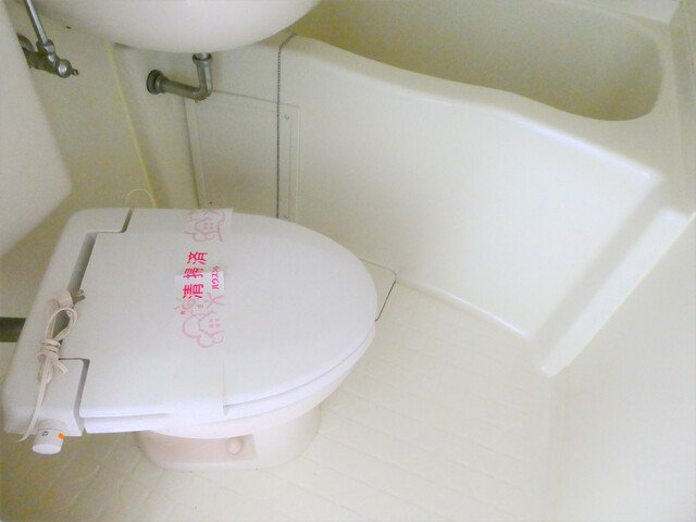 トイレ　★トイレは暖房便座仕様★