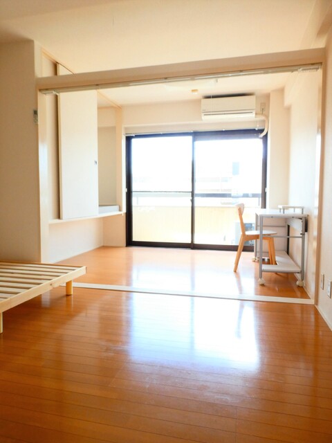 居室・リビング　洋室９帖★家具・家電はサービス品です★