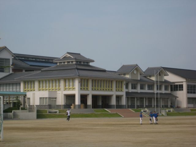 中学校　桑名市立長島中学校（中学校）まで807m