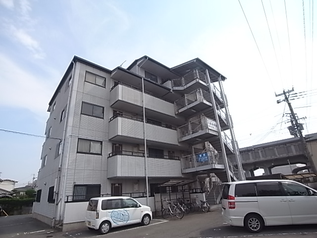 加古郡播磨町南大中のアパートの建物外観