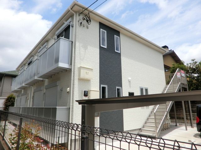 建物外観　２０１５年築のきれいな外観です