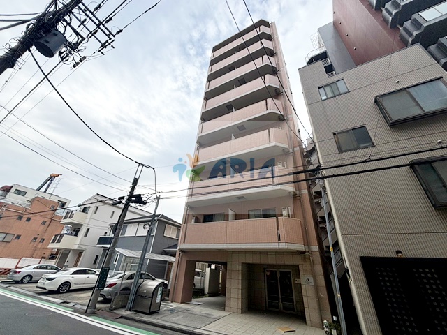 横浜市神奈川区反町のマンションの建物外観