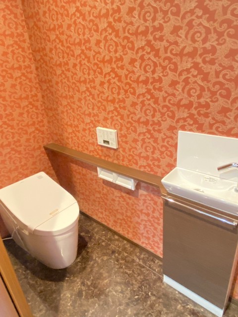 近鉄長野線 富田林駅 徒歩14分 3階建 築11年のトイレ写真