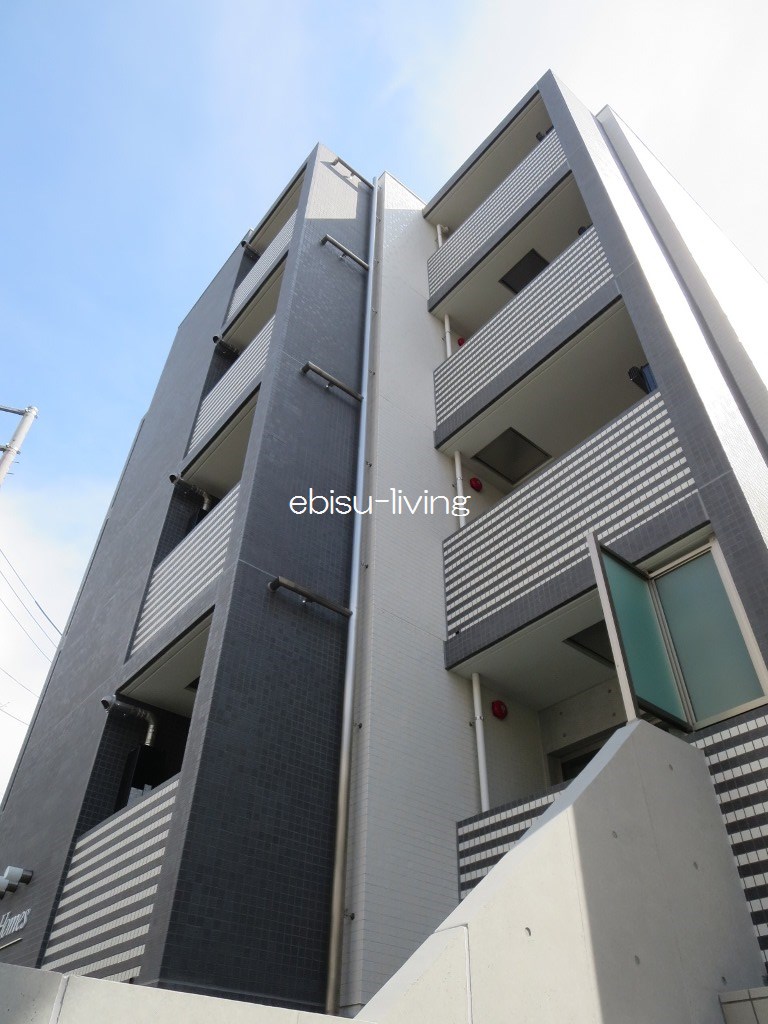 渋谷区鶯谷町のマンションの建物外観