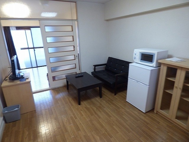 居室・リビング　生活に必要な家具・家電付き