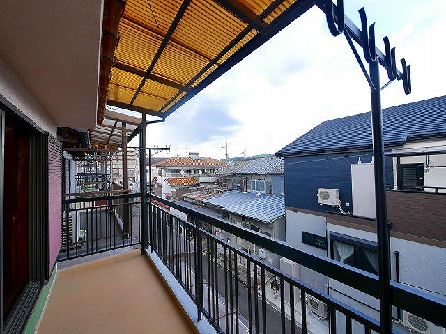 バルコニー　陽当たり良好なバルコニーです