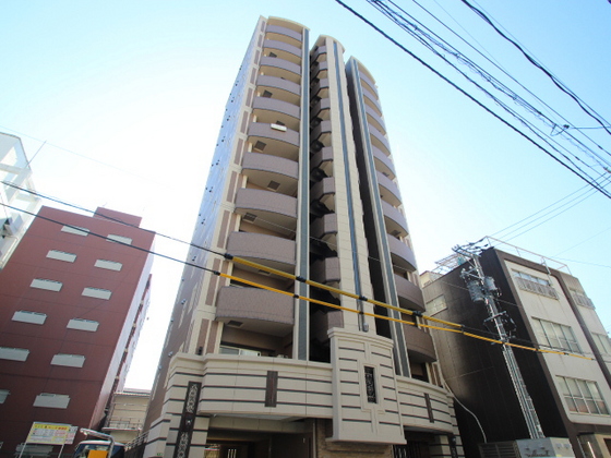 【広島市南区的場町のマンションの建物外観】