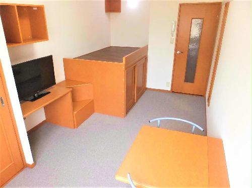 居室・リビング　カーペットのお部屋です