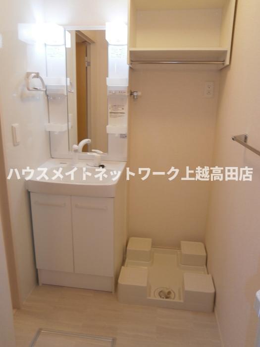 洗面設備　洗髪洗面化粧台・洗濯機置場