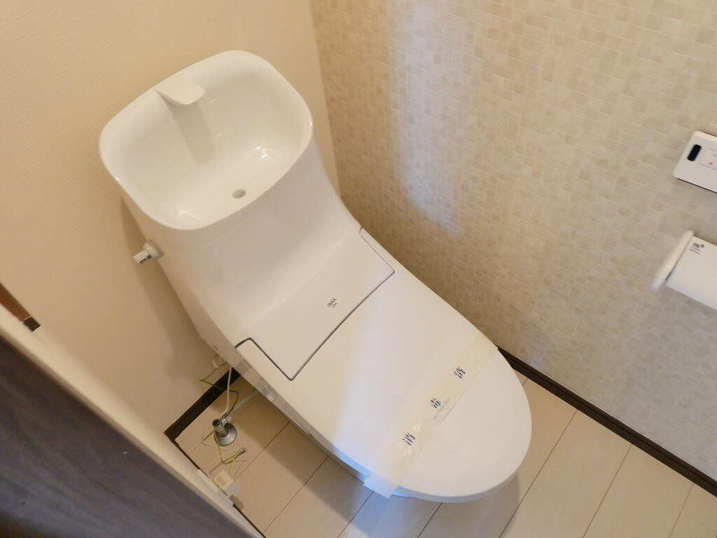 トイレ　ウォシュレット付き