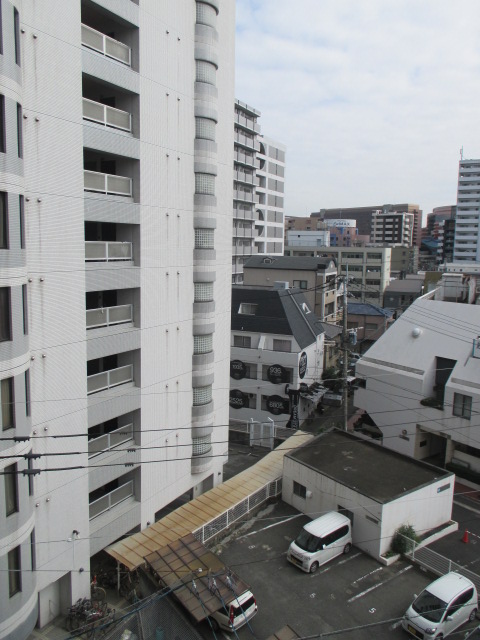 地下鉄七隈線 渡辺通駅 徒歩5分 11階建 築24年の内装写真