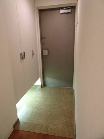 大津京ステーションプレイスの玄関写真