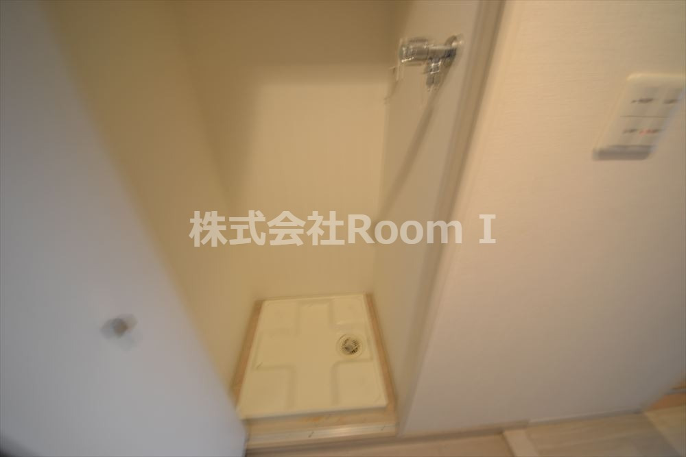 洗面設備　明るい洗面所です