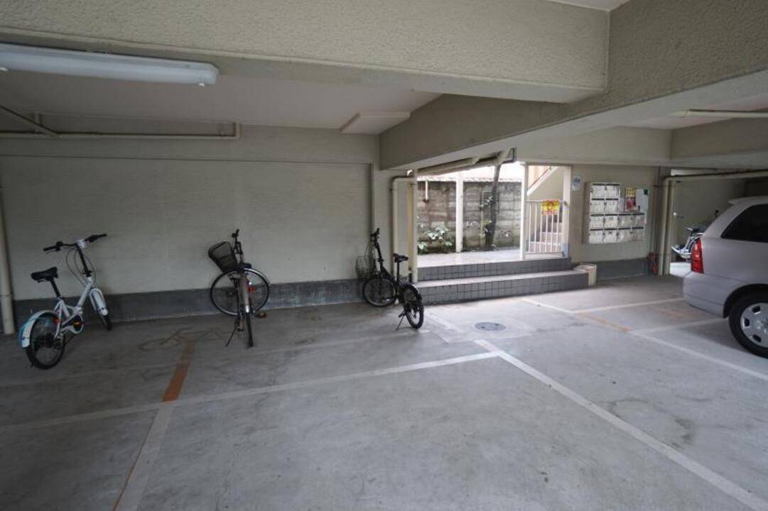 駐車場　駐輪場